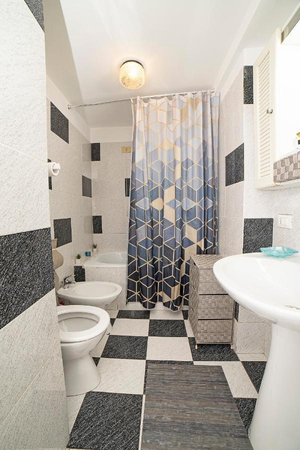 Appartamento Casa Donna Lidia Savona Esterno foto